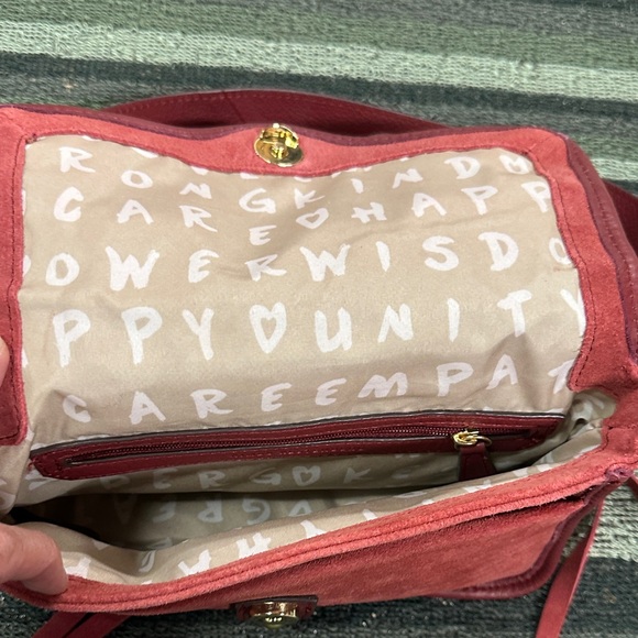 NWOT Aimee Kerstenberg Elegant burgundy suede crossbody Bag - Picture 2 of 4